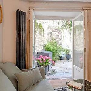 Boutik Boheme Le Jardin Montmartre , Paris France